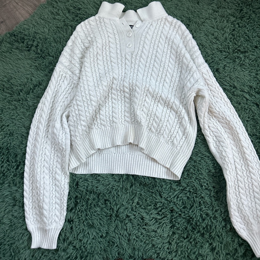 Women’s boohoo sweater